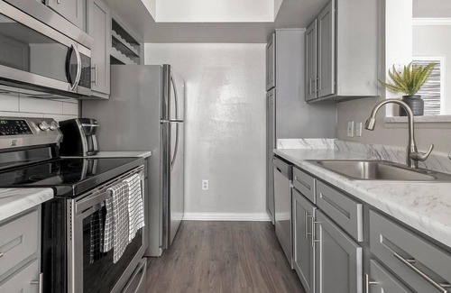 Briarforest Apartment | Landing | Amazing 1BD, Pool, Gym