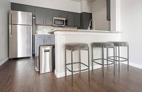 San Antonio Apartment | Landing | Amazing 2BD, Clubhouse, Gym