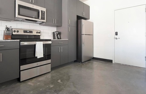 Downtown St. Louis Apartment | Landing at 11th & Spruce - 1 Bedroom in Downtown