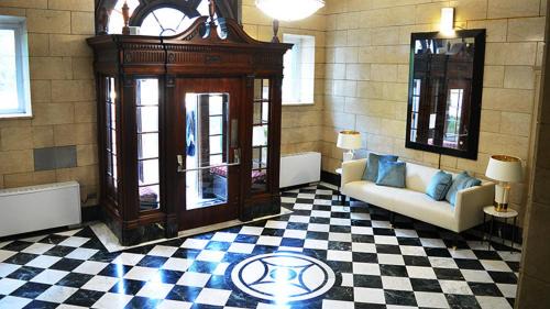 DeBaliviere Place Apartment | Landing at 275 on the Park - Congress - 2 Bedrooms in De Baliviere Place