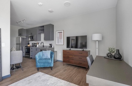 Fort Collins Apartment | Landing at 281 Willow - Studio in Fort Collins