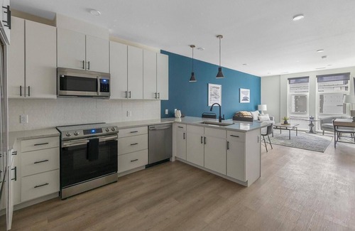 Civic Center Apartment | Landing at akin Golden Triangle - 1 Bedroom in .