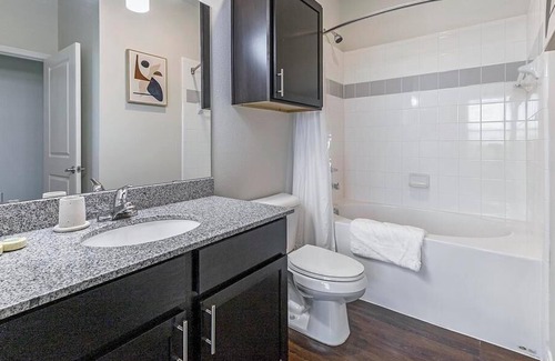 Burleson Apartment | Landing at Auberge of Burleson - 2 Bedrooms in Downtown Burleson