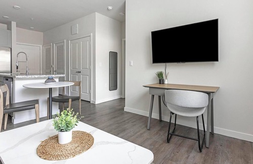 Spring Branch East Apartment | Landing at Bellrock Memorial - 1 Bedroom in Nor.