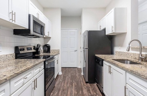 Summerville Apartment | Landing at Bryant at Summerville - 2 Bedrooms i.