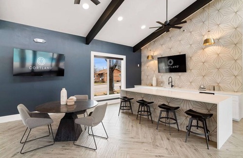 Fort Worth Apartment | Landing at Cortland Ridglea - 2 Bedrooms in Fort Worth