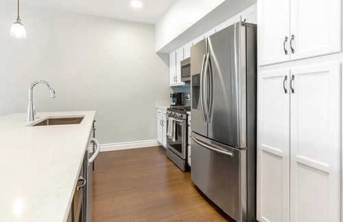 Little Italy Apartment | Landing at La Collina - 1 Bedroom in University.