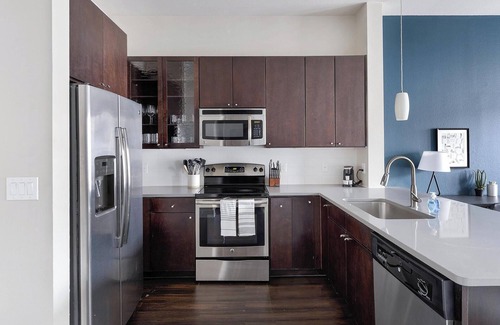 Old East Dallas Apartment | Landing at Macallan on Ross - 1 Bedroom in Upto.
