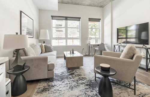Englewood Apartment | Landing at Noble - Studio in Englewood