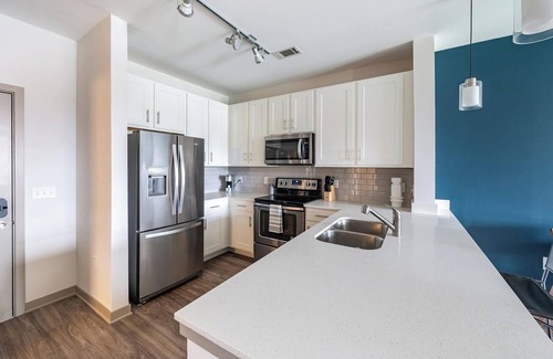 Knoxville Apartment | Landing at One Riverwalk - 1 Bedroom in South K.