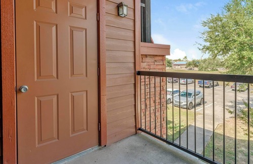 Southbelt/Ellington Apartment | Landing at Settlers Ranch - 1 Bedroom in South .