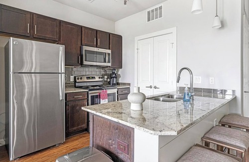 Buda Apartment | Landing at The Green at Plum Creek - 1 Bedroom .