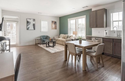 Stone Oak Apartment | Landing at Vecina - 2 Bedrooms in Stone Oak