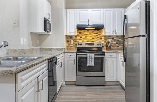 Lewisville Apartment | Landing at Villas of Vista Ridge - 3 Bedrooms in Downtown Lewisville