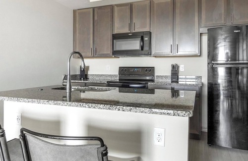 Eastwood Village Apartment | Landing | Beautiful 1BD, Rooftop Lounge, Clubhouse