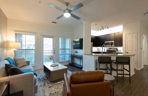 Park Ridge Apartment | Landing | Beautiful 1BD, Pool, Courtyard