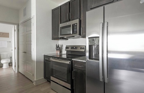 Austin Apartment | Landing | Beautiful 1BD, Pool, Gym