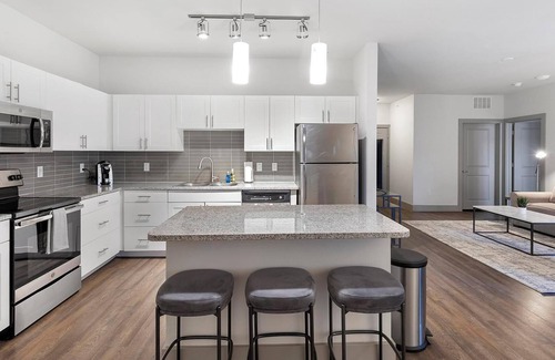 Haltom City Apartment | Landing | Beautiful 2BD, Gym, Yoga Studio