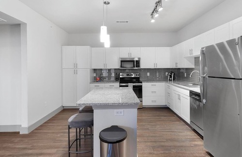 Haltom City Apartment | Landing | Beautiful 2BD, Gym, Yoga Studio