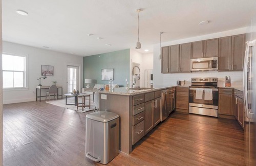Stone Oak Apartment | Landing | Beautiful 2BD, Gym, Game Room
