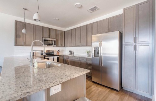 Stone Oak Apartment | Landing | Beautiful 2BD, Gym, Game Room