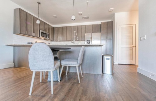 Stone Oak Apartment | Landing | Beautiful 2BD, Gym, Game Room