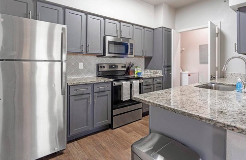 San Antonio Apartment | Landing | Beautiful 2BD, Clubhouse, Gym