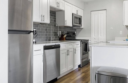 Indianapolis Apartment | Landing | Beautiful 1BD, Gym, Pool