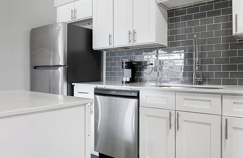 Indianapolis Apartment | Landing | Beautiful 1BD, Gym, Pool