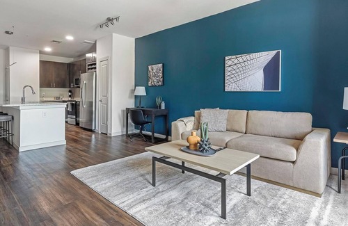 Wetmore Apartment | Landing | Chic 1BD, Gym, Pool