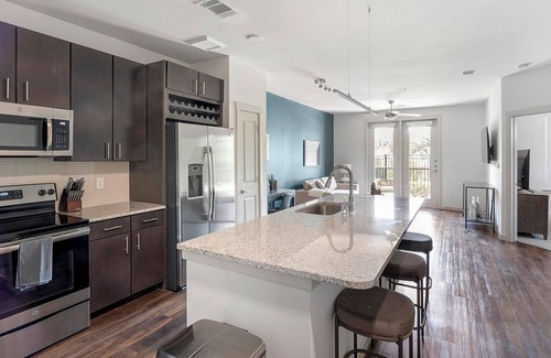 Wetmore Apartment | Landing | Chic 1BD, Gym, Pool