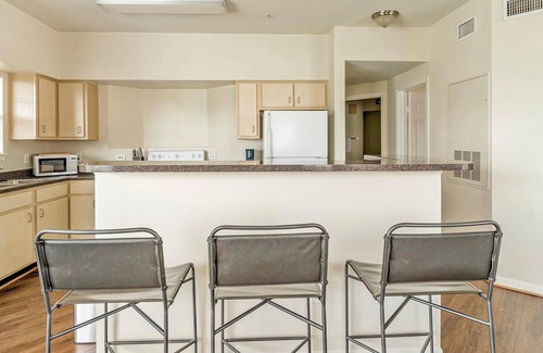 Southbelt/Ellington Apartment | Landing | Chic 2BD, Game Room, Clubhouse