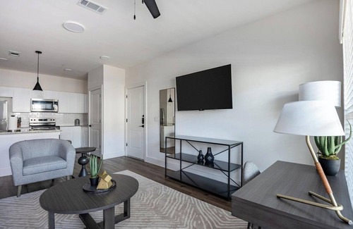 Venus Apartment | Landing | Incredible 1BD, Pool, Gym