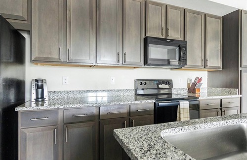 Eastwood Village Apartment | Landing | Incredible 2BD, Gym, Clubhouse