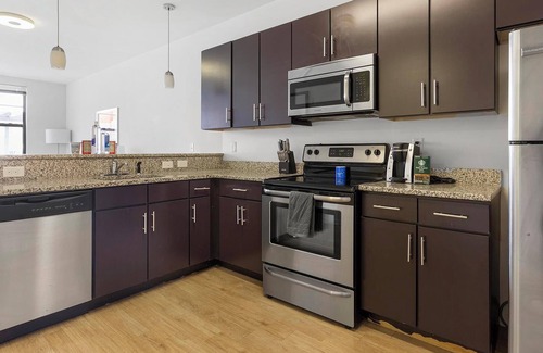 Richmond Apartment | Landing | Incredible 2BD, Gym