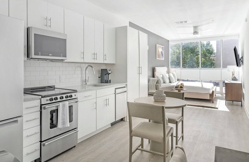 Five Points South Apartment | Landing | Incredible Studio, Pool, Gym