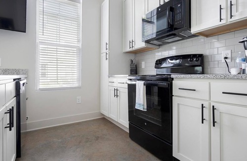 Charlotte Apartment | Landing | Incredible Studio, Clubhouse, Gym