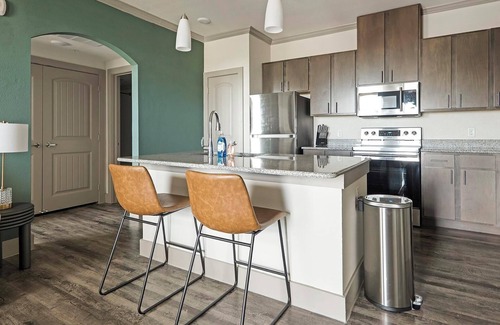 Manor Apartment | Landing | Modern 1BD, Gym, Clubhouse