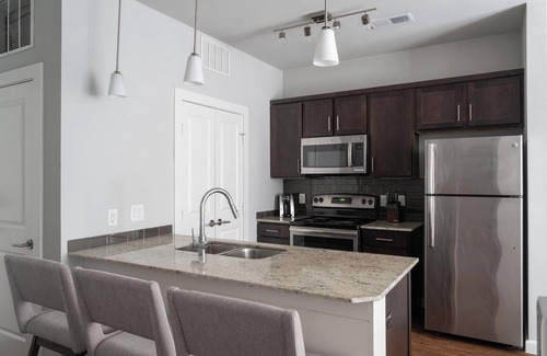 Buda Apartment | Landing | Modern 1BD, Gym, Clubhouse