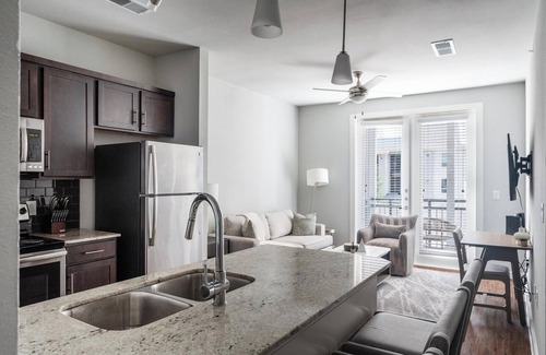 Buda Apartment | Landing | Modern 1BD, Gym, Clubhouse