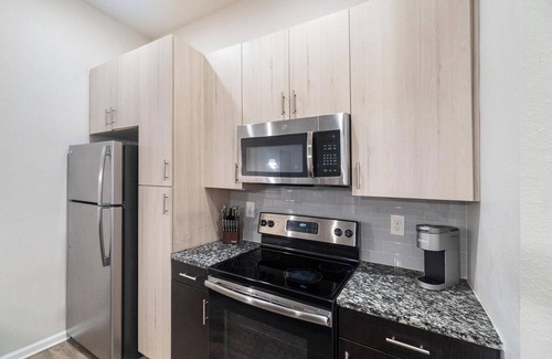 Charlotte Apartment | Landing | Modern 2BD, Clubhouse, Gym