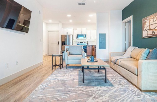 Sanford Apartment | Landing | Modern 2BD, Pool, Gym