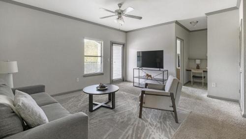 Sand Ridge Apartment | Landing Modern Apartment with Amazing Amenities (ID7763X41)