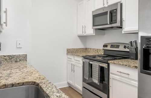 Buckhead Apartment | Landing | Spectacular 1BD, Game Room, Pool