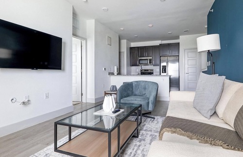 Austin Apartment | Landing | Spectacular 1BD, Pool, Gym