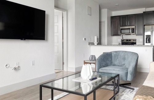 Austin Apartment | Landing | Spectacular 1BD, Pool, Gym
