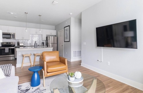 Conroe Apartment | Landing | Spectacular 2BD, Gym, Game Room
