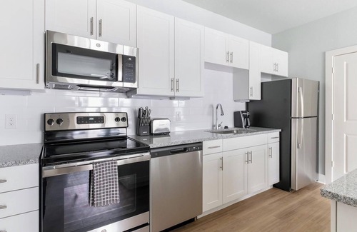 Conroe Apartment | Landing | Spectacular 2BD, Gym, Game Room