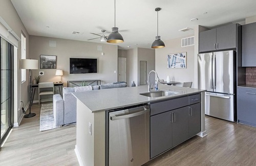 Warehouse District Apartment | Landing | Spectacular 2BD, Pool, Rooftop Lounge