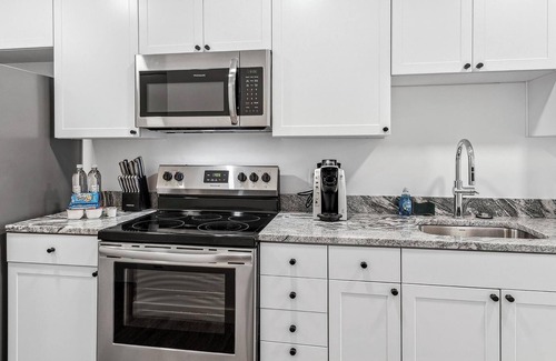 Greektown Historic District Apartment | Landing | Spectacular Studio, Gym, Clubhouse
